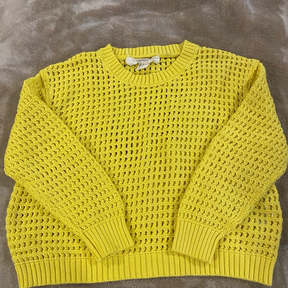 Forever 21 Yellow Sweater Size S
